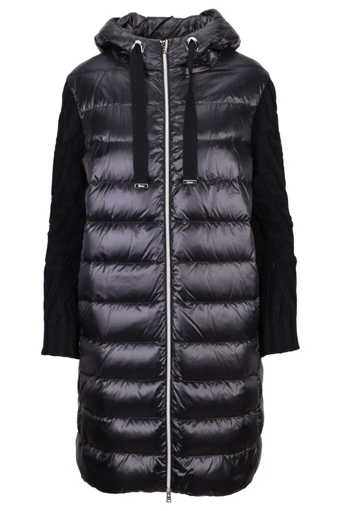 Abrigo negro de punto de nylon ultraligero