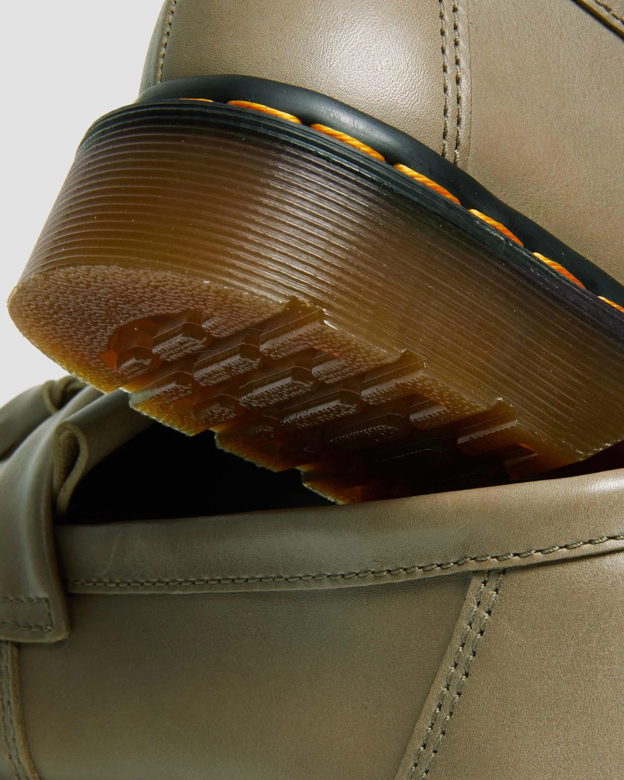 Mocasines Adrian de piel Carrara con borla