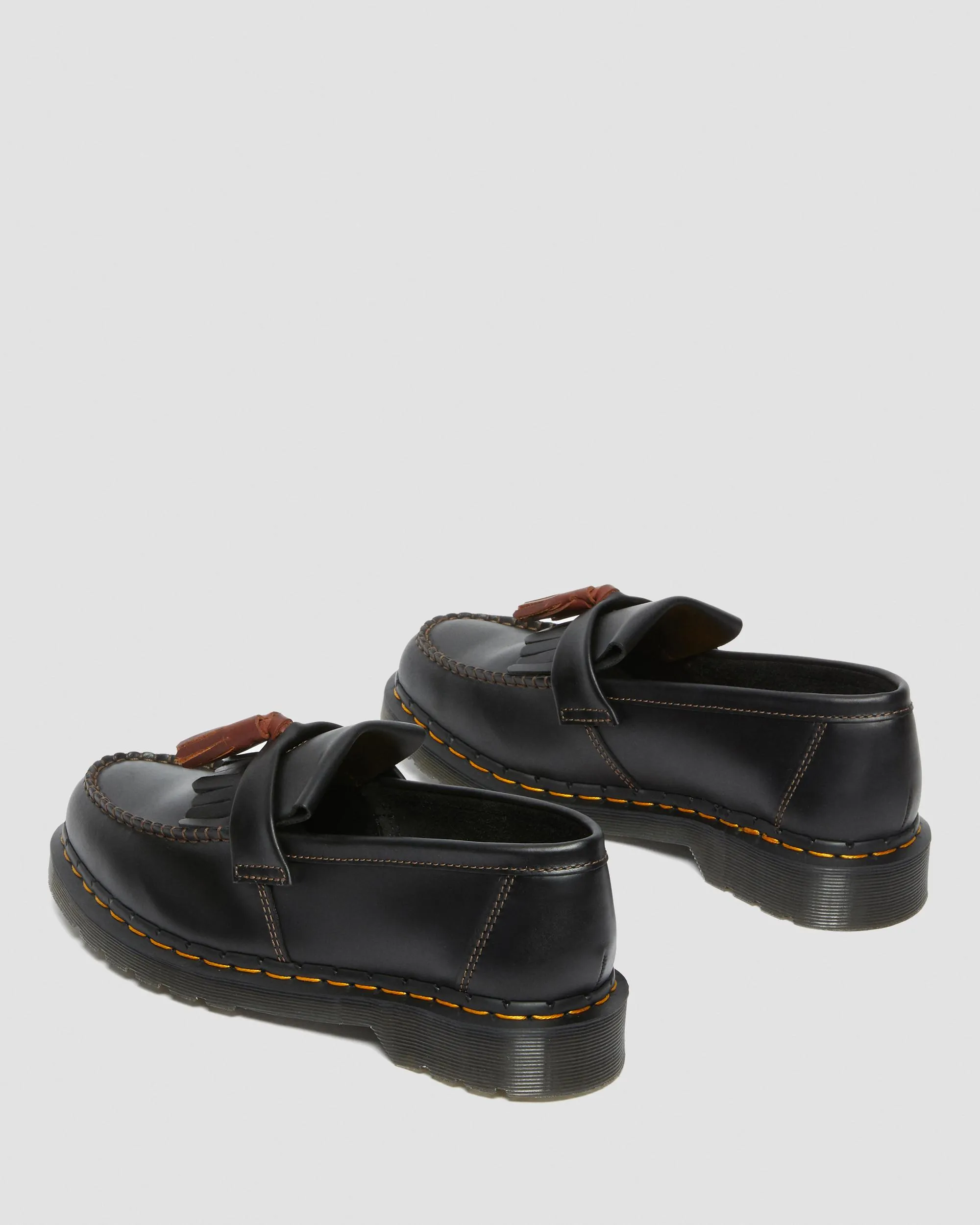 Mocasines Adrian en piel Abruzzo con borlas