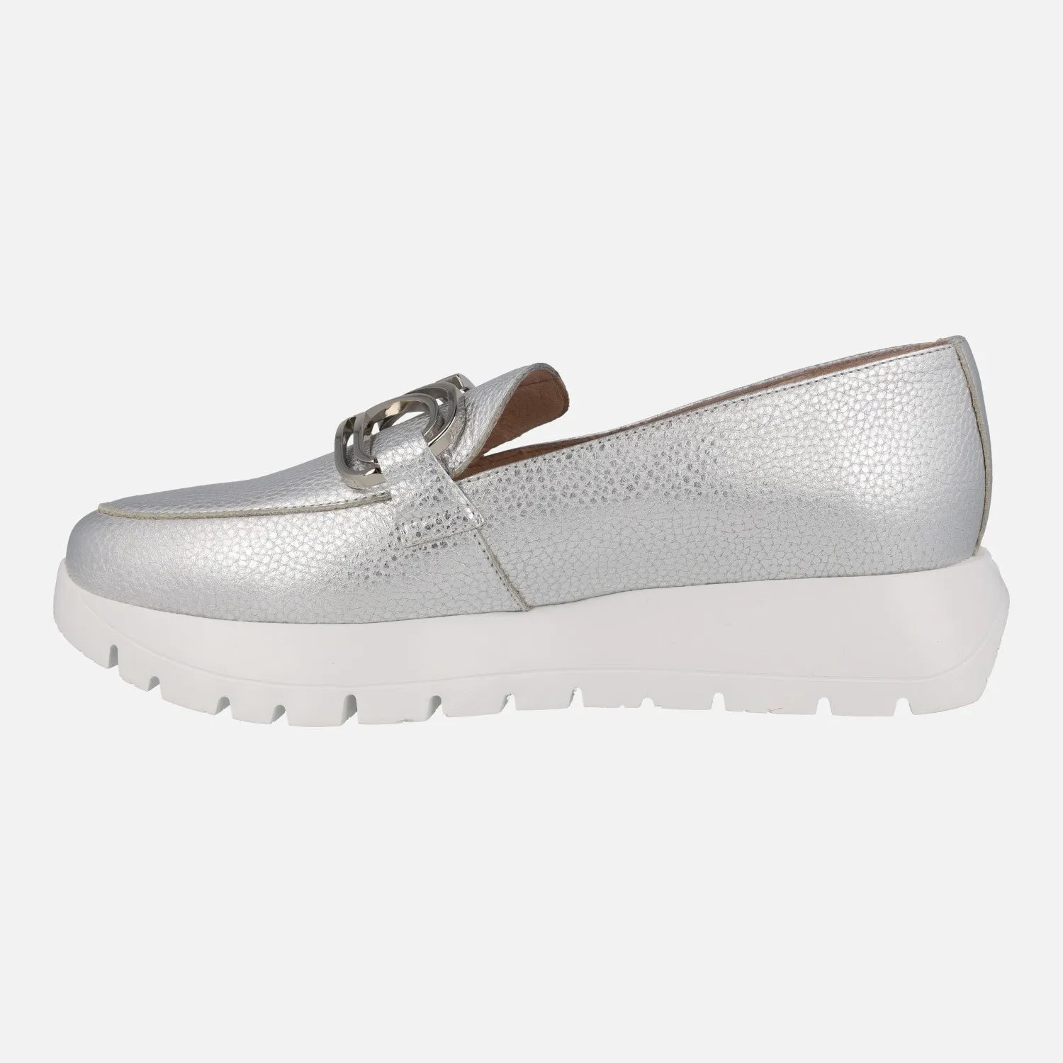 Mocasines Sidney en piel metalizada con adorno metálico